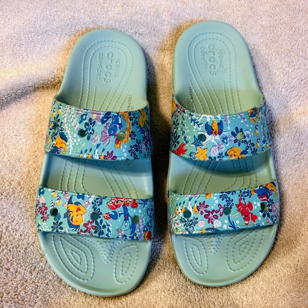 Crocs Disney Little Mermaid slide Sandals Aqua
Women’s Size 9